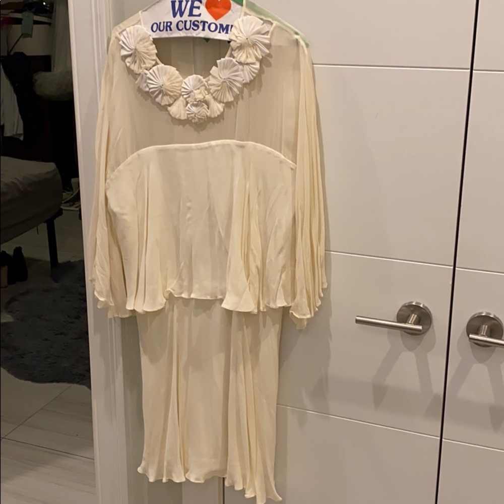 Worn 1x bcbg cream chiffon layered ruffle dress